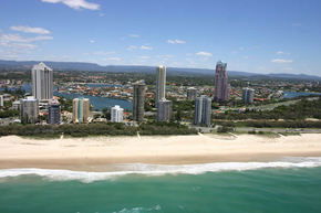 Narrowneck Court - Holiday Cairns 3