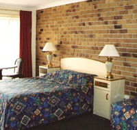 Crows Nest Motel - Holiday Cairns