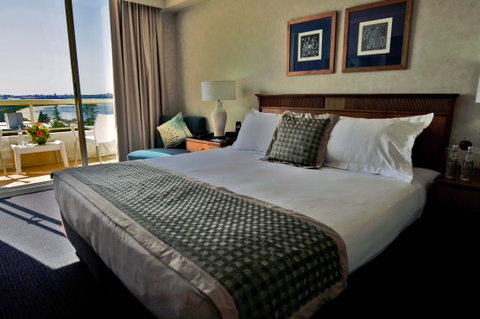 Novotel Sydney Brighton Beach - Holiday Cairns 1