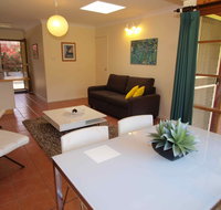 Bright Highland Valley Cottages - Holiday Cairns