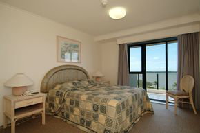 181 The Esplanade - Holiday Cairns 2