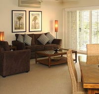 Macquarie Lodge Luxury Apartments - Holiday Cairns