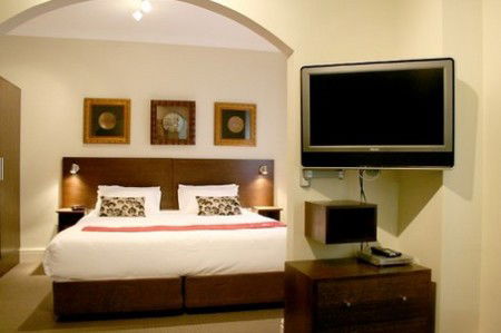 Cremorne Point Manor - Holiday Cairns 2