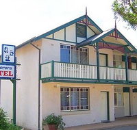 3 Explorers Motel
