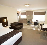 Country Comfort Premier Motel - Holiday Cairns