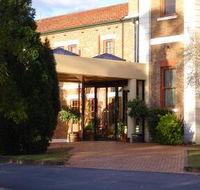 Monte Pio Motor Inn - Holiday Cairns