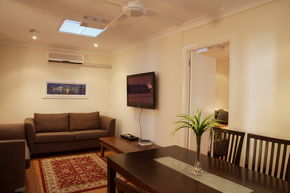Manly Lodge Boutique Hotel - Holiday Cairns 0