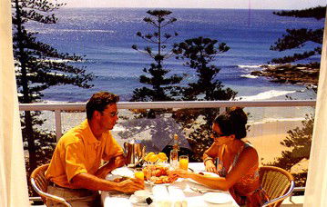 Radisson Kestrel Hotel On Manly Beach - Holiday Cairns 3