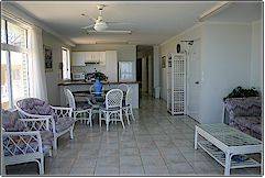 Capeview Apartments By The Sea - Holiday Cairns 3