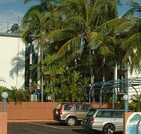 Coconut Grove Holiday Apartments - Holiday Cairns