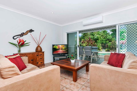The Villas Palm Cove - Holiday Cairns 1