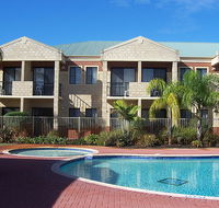 Country Comfort Inter City Perth Hotel  Apartments - Holiday Cairns
