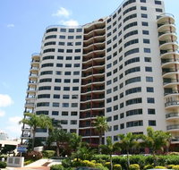 Meriton Apartments - Holiday Cairns