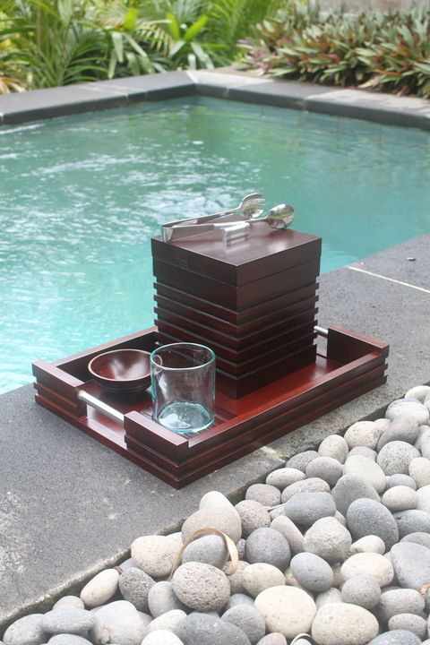 Winni Comb Pty Ltd - Holiday Cairns 0