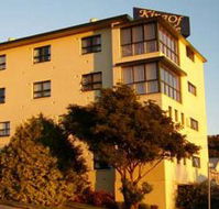 Menai Hotel - Holiday Cairns