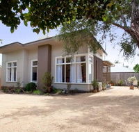 Driftwood Beach Cottage - Holiday Cairns