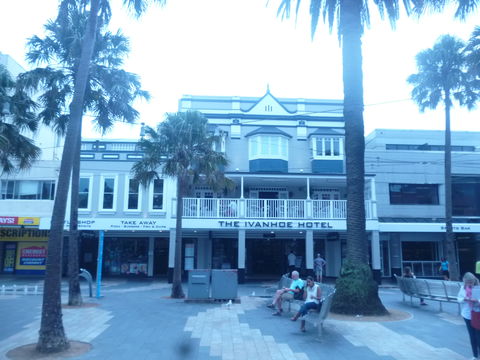 Ivanhoe Hotel - Holiday Cairns 0