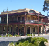 Rifle Brigade Hotel - Holiday Cairns