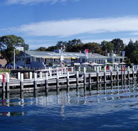 Metung Hotel - Holiday Cairns
