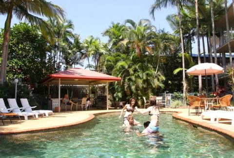 Cairns Reef Apartments And Motels - Holiday Cairns 1