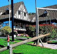 Golden Chain Village Family Motor Inn - Holiday Cairns