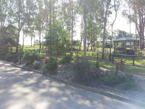 Tiaro Motor Inn - Holiday Cairns 0