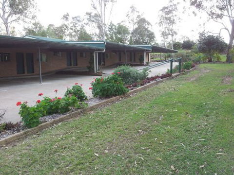 Tiaro Motor Inn - Holiday Cairns 1