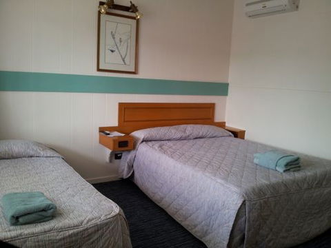 Charlton Motel - Holiday Cairns 0