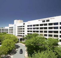 Crowne Plaza Canberra - Holiday Cairns