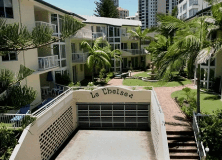 Le Chelsea Holiday Apartments - Holiday Cairns