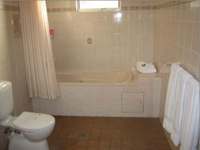Templers Mill Motel - Holiday Cairns 1