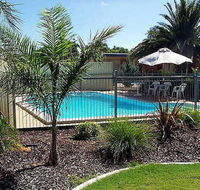 Renmark Motor Inn - Holiday Cairns