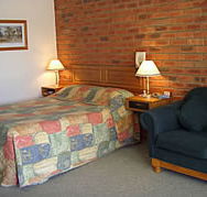 Australian Settlers Motor Inn - Holiday Cairns