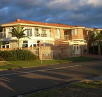 Lake Haven Motor Inn - Holiday Cairns
