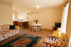 Birralee Holiday Villas - Holiday Cairns 1