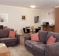 Ringwood Royale Apartment Hotel - Holiday Cairns
