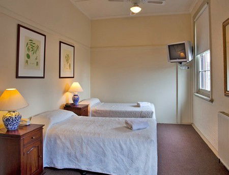 Richmond Hill Hotel - Holiday Cairns 1