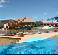Country Roads Motor Inn - Holiday Cairns