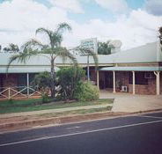 Clermont Motor Inn - Holiday Cairns