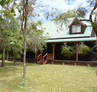 The Wooli River Cottage - Holiday Cairns