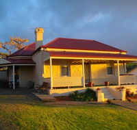 Charlie Bates Cottage - Holiday Cairns