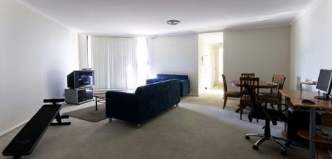 Austay Accommodation - Holiday Cairns 0