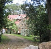 Byfield Creek Lodge Rain Forest Retreat