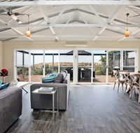 Coral Sands Luxury Beach House - Holiday Cairns