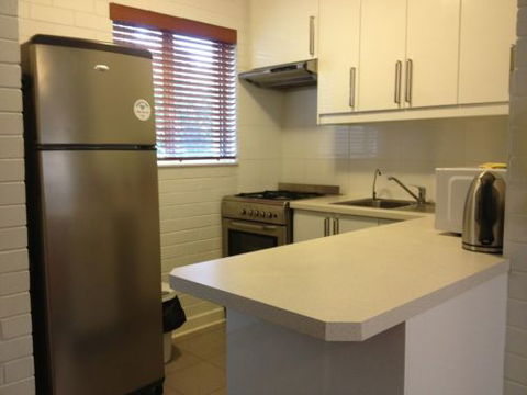 Staywest Apartments - Holiday Cairns 3