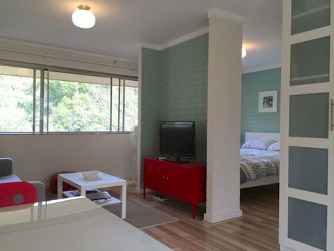 Staywest Apartments - Holiday Cairns 7