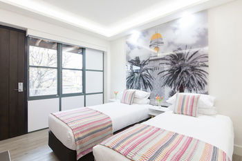 Abode By Easystay - Holiday Cairns 3