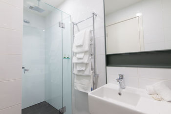 Abode By Easystay - Holiday Cairns 19