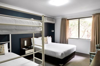 175 (formerly Wesley Lodge) - Holiday Cairns 6
