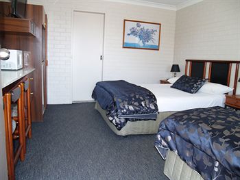 Pigeon House Motor Inn - Holiday Cairns 18